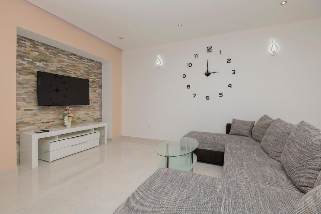 Apartments Radeljic 珀德垂那 外观 照片