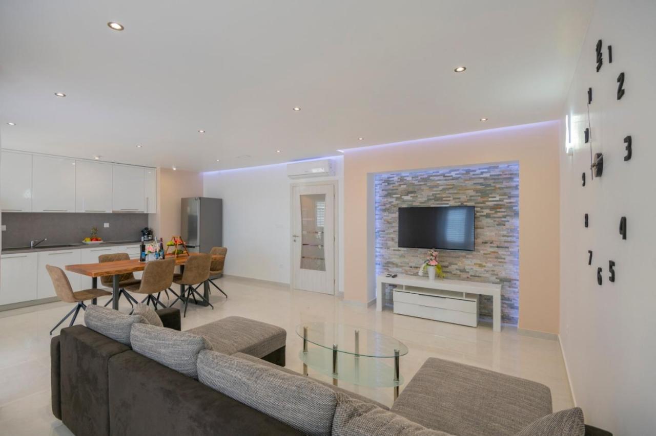 Apartments Radeljic 珀德垂那 外观 照片