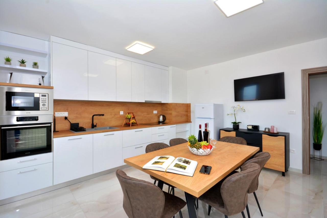 Apartments Radeljic 珀德垂那 外观 照片